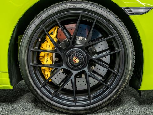 Used 2018 Porsche 911 Targa 4 GTS image 36