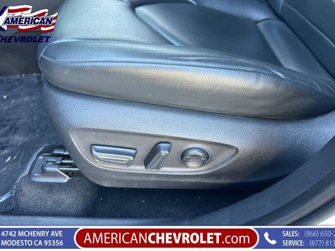 Used 2023 Toyota Highlander XLE FWD image 14