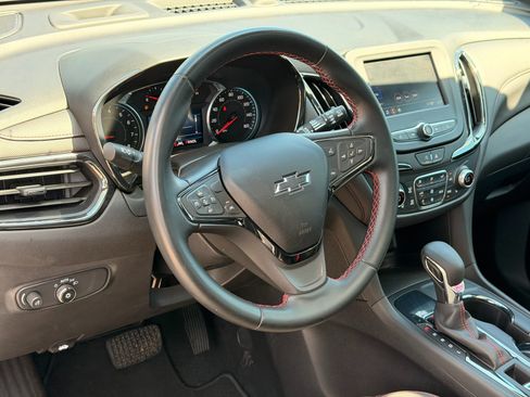 Used 2023 Chevrolet Equinox RS FWD image 17