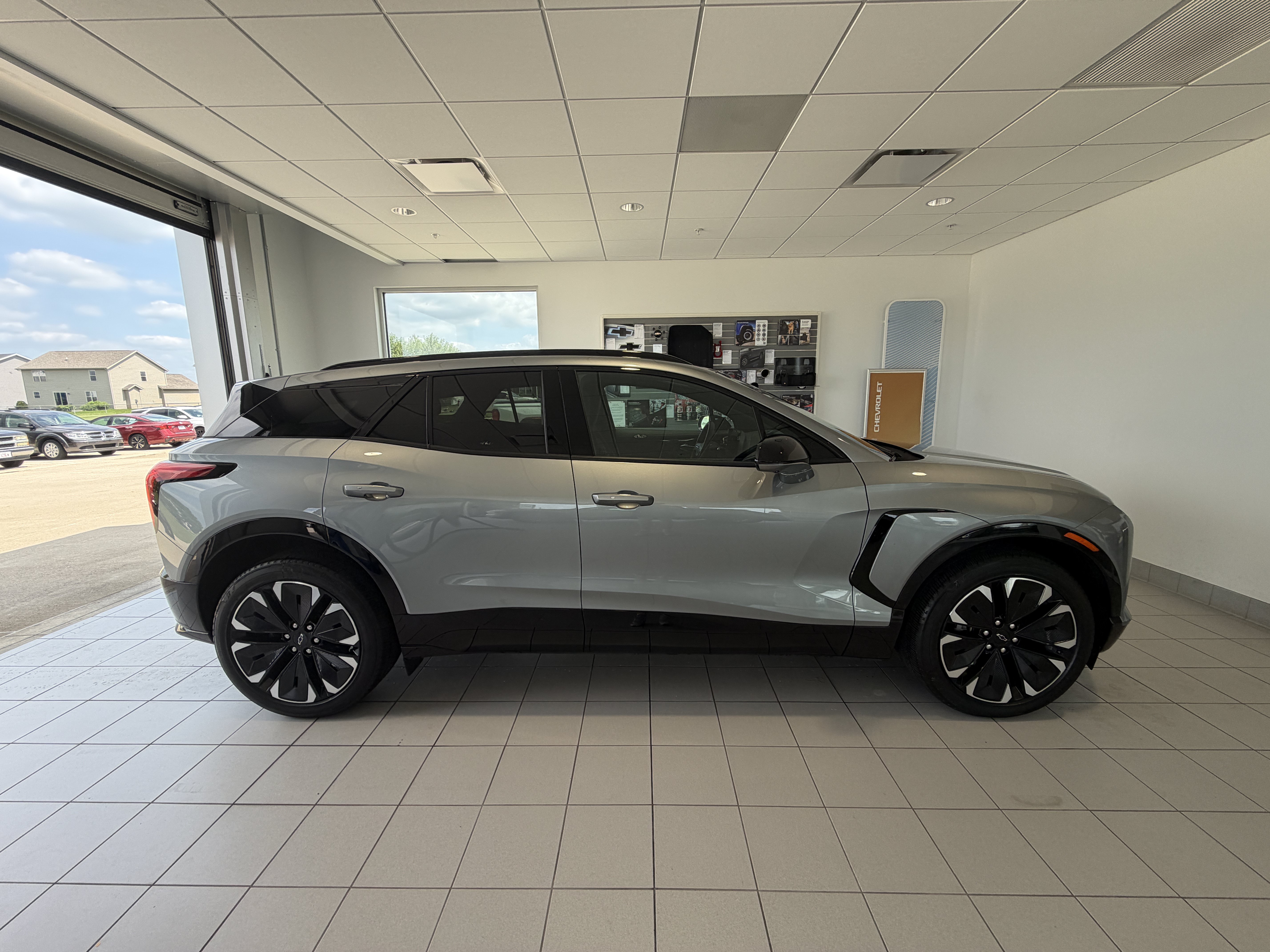 Used 2025 Chevrolet Blazer EV RS AWD/4WD image 6