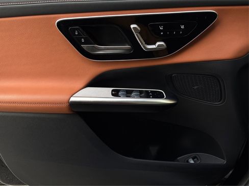 Used 2024 Mercedes-Benz GLC 43 AMG 4MATIC image 21