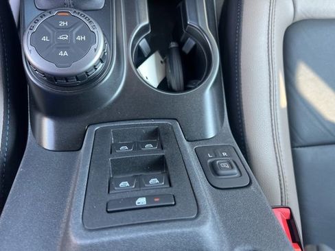 Used 2023 Ford Bronco Wildtrak AWD/4WD image 32