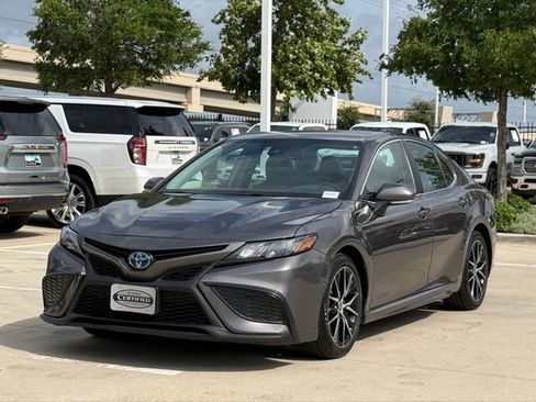 Used 2024 Toyota Camry SE FWD image 8