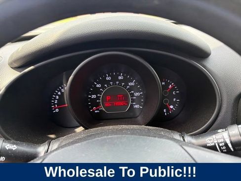 Used 2016 Kia Soul + FWD image 12