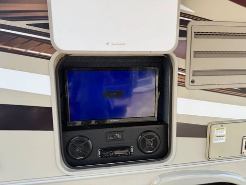 Used 2015 Mercedes-Benz Sprinter 3500 image 34