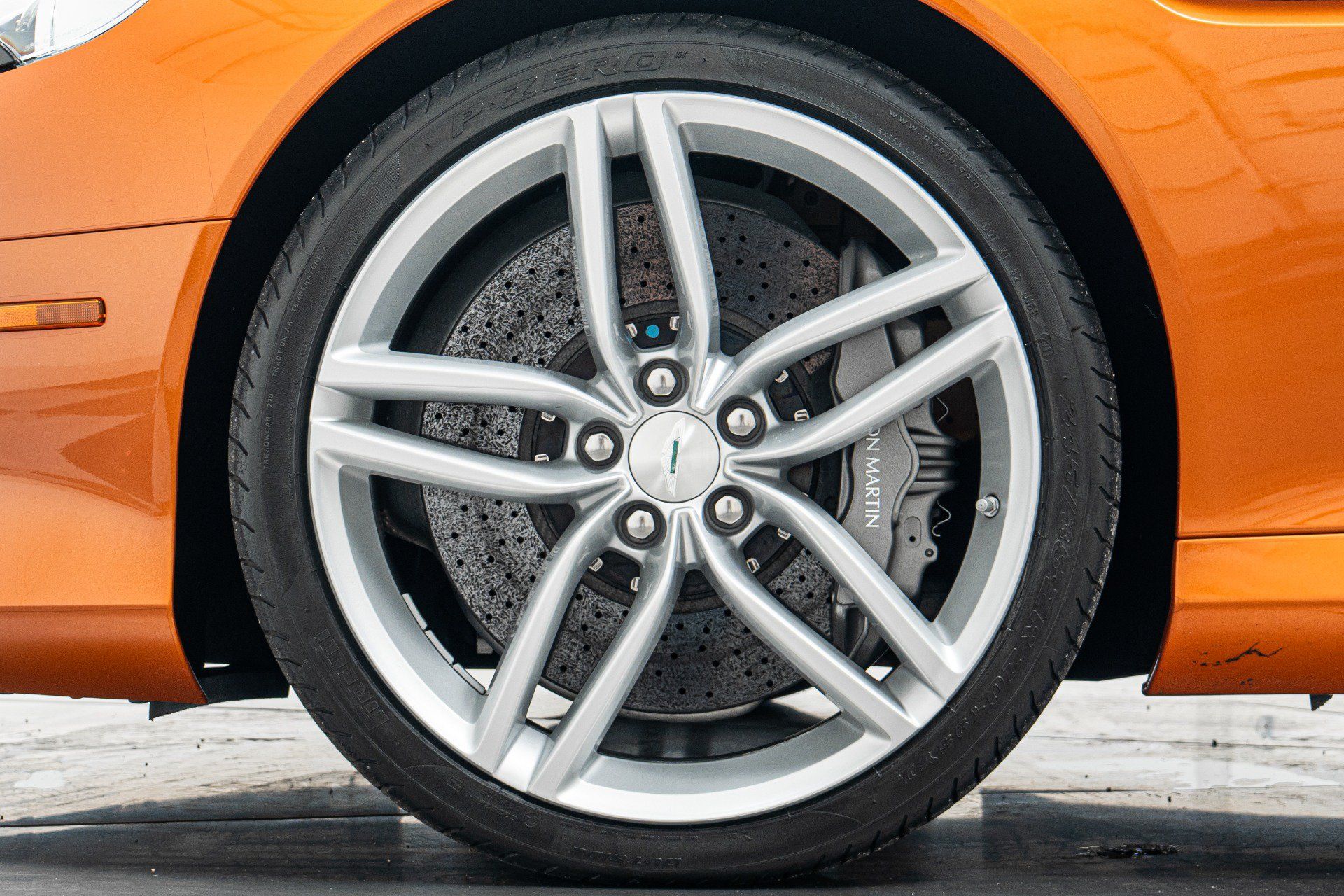 Used 2012 Aston Martin Virage Coupe RWD image 10