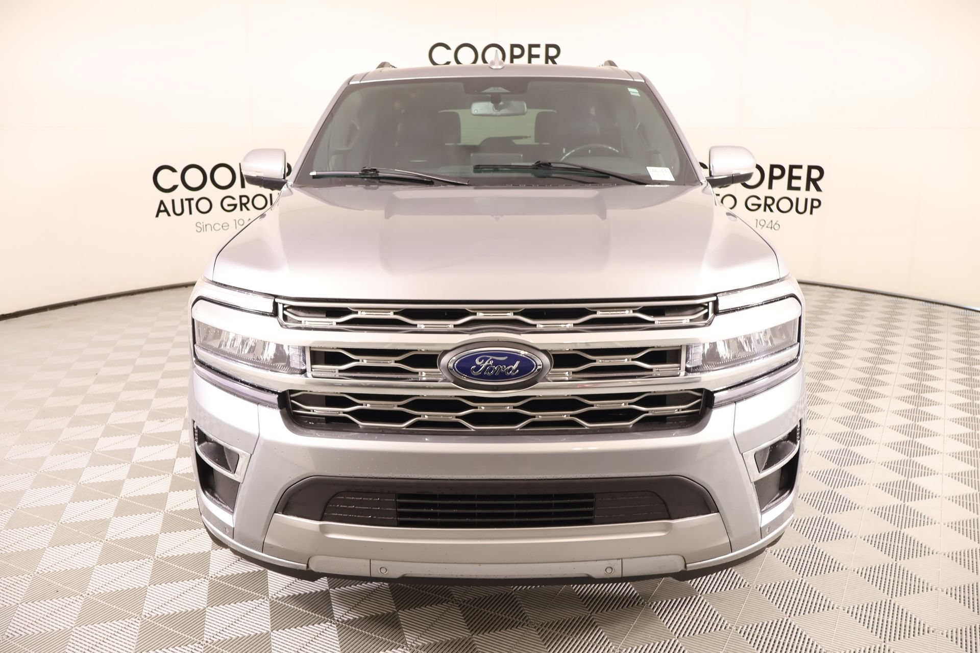 Used 2024 Ford Expedition Max Platinum AWD/4WD image 9