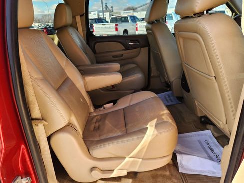 Used 2014 Chevrolet Suburban LTZ image 26