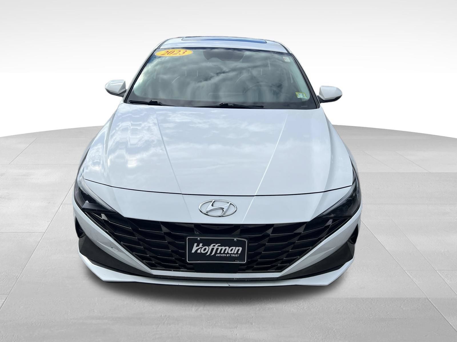 Used 2023 Hyundai Elantra Limited FWD image 9