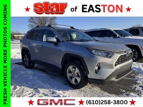 Used 2020 Toyota RAV4 XLE image 1
