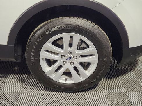 Used 2019 Ford Explorer XLT w/ Equipment Group 201A image 12