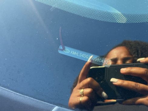 Used 2025 Hyundai Elantra SEL image 29