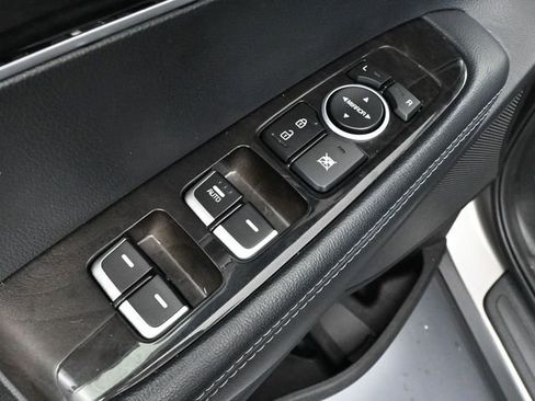 Used 2016 Kia Sorento LX image 18