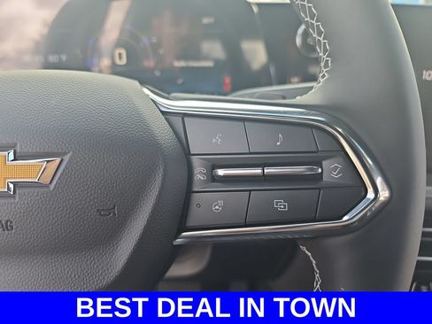 New 2026 Chevrolet Traverse LT w/ Sun and Wheel Package FWD image 19