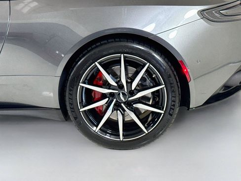 Used 2017 Aston Martin DB11 V12 RWD image 37