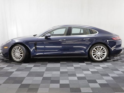 Used 2018 Porsche Panamera 4 image 4