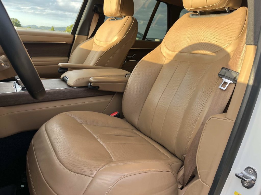 Certified 2023 Land Rover Range Rover SE AWD/4WD image 37