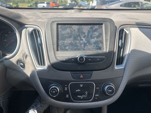 Used 2018 Chevrolet Malibu LS image 16