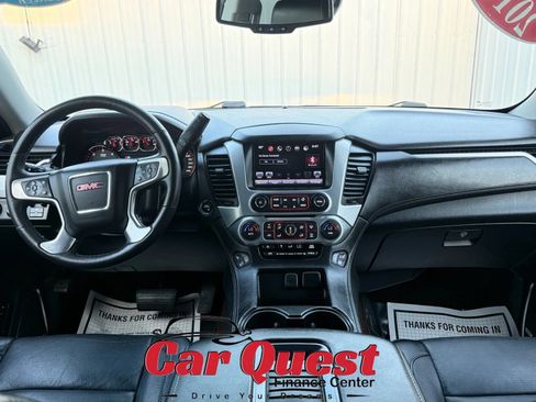 Used 2016 GMC Yukon XL SLT w/ Open Road Package AWD/4WD image 32