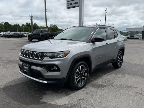 Used 2023 Jeep Compass Limited AWD/4WD image 1