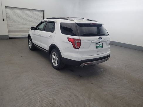 Used 2017 Ford Explorer XLT w/ Equipment Group 202A AWD/4WD image 5