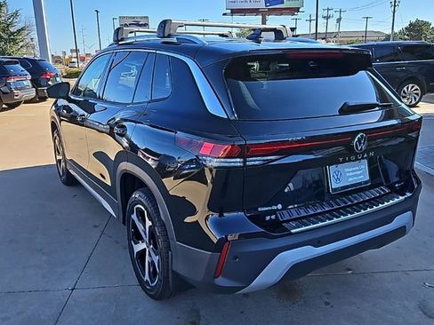 New 2026 Volkswagen Tiguan SE image 7
