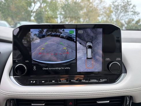 Certified 2023 Nissan Rogue SL w/ SL Premium Package image 29