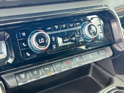 Certified 2025 GMC Sierra 2500 AT4 w/ AT4 Premium Plus Package image 17