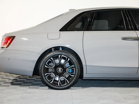 Used 2022 Rolls-Royce Ghost Black Badge image 2