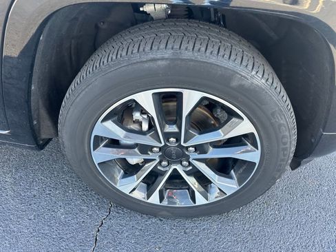 Used 2023 Jeep Grand Cherokee Overland w/ Luxury Tech Group IV image 21