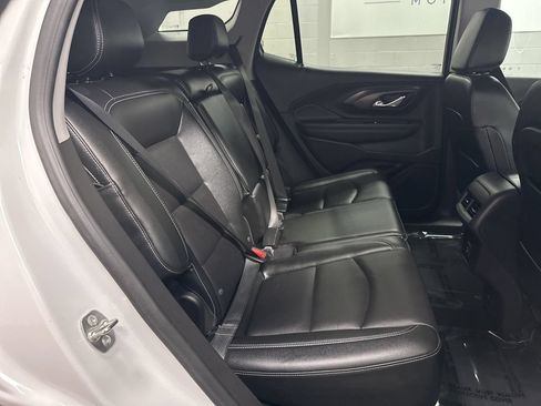 Used 2024 GMC Terrain SLT AWD/4WD image 21