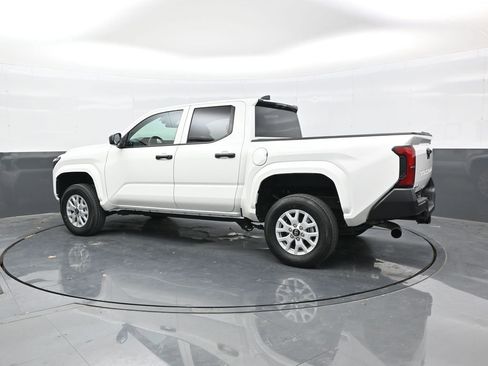 Used 2024 Toyota Tacoma SR w/ SR Upgrade Package AWD/4WD image 4