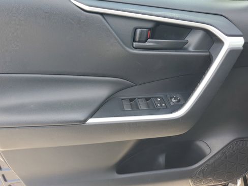 Used 2020 Toyota RAV4 LE image 25