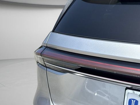 Certified 2024 Lincoln Nautilus Premier w/ Jet Appearance Package AWD/4WD image 18