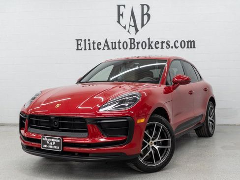Used 2024 Porsche Macan w/ Premium Plus Package image 1