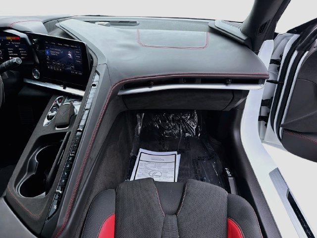 Used 2022 Chevrolet Corvette Stingray Premium Cpe w/ Z51 Performance Package RWD image 17