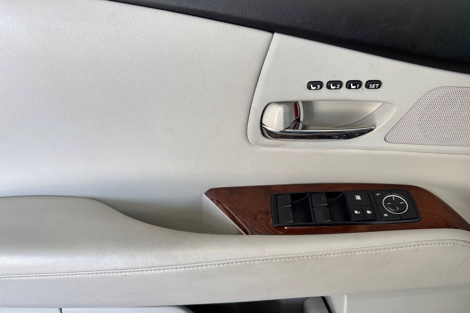 Used 2010 Lexus RX 350 2WD image 12