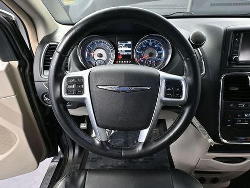 Used 2013 Chrysler Town & Country Touring image 23