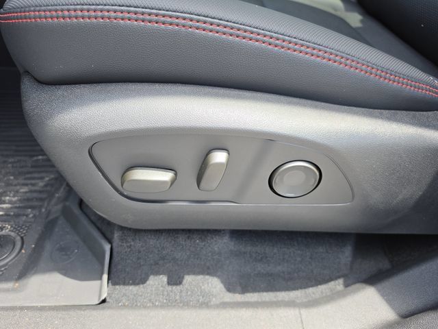 New 2026 Chevrolet Traverse RS w/ LPO, Floor Liner Package FWD image 24