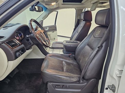 Used 2013 Cadillac Escalade ESV Platinum RWD image 18