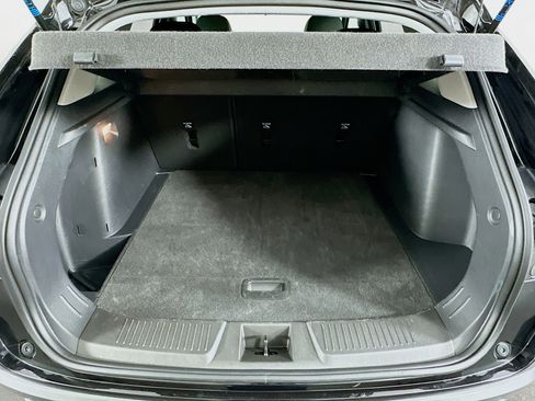 Used 2025 Chevrolet Trax LT w/ LT Convenience Package image 26