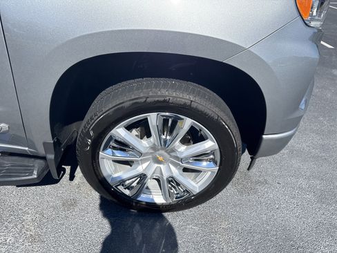 Used 2024 Chevrolet Silverado 1500 High Country w/ High Country Premium Package image 10