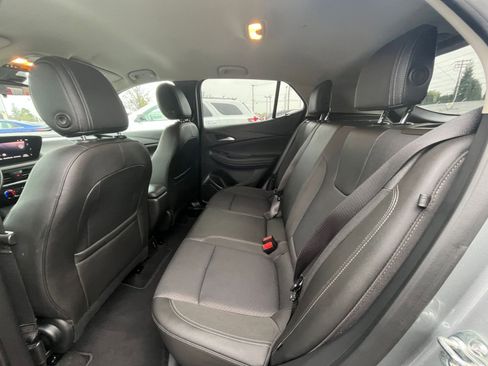 Used 2025 Buick Encore GX Preferred FWD image 25