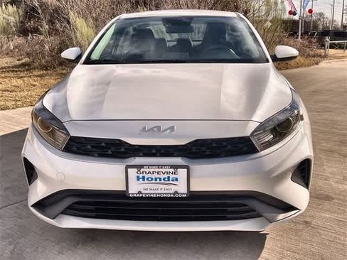 Used 2023 Kia Forte LXS image 7