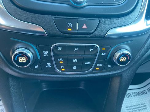 Used 2022 Chevrolet Equinox LT w/ Driver Convenience Package image 25