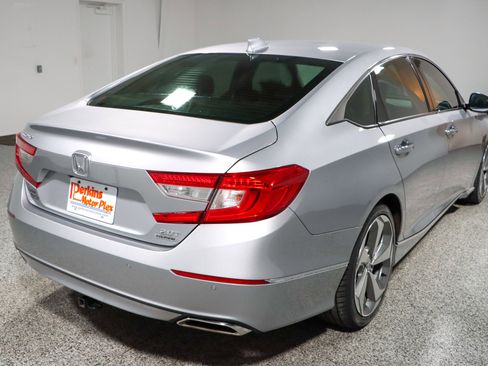 Used 2019 Honda Accord Touring image 7