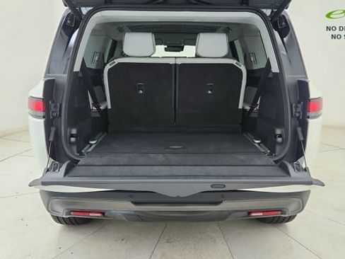 Used 2025 Rivian R1S Premium AWD/4WD image 14