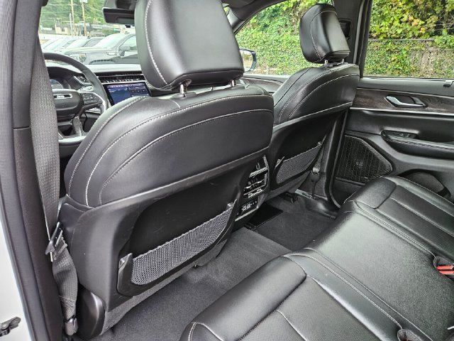 Used 2024 Jeep Grand Cherokee Limited w/ Luxury Tech Group II AWD/4WD image 21