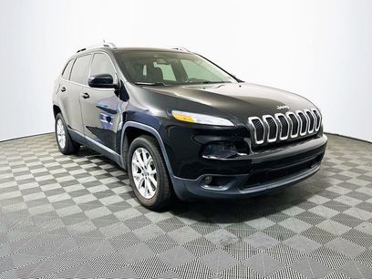 Used 2018 Jeep Cherokee Latitude Plus w/ Comfort/Convenience Group