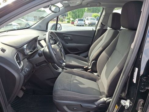 Used 2019 Chevrolet Trax LS FWD image 13